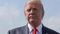 डोनल्ड ट्रंप