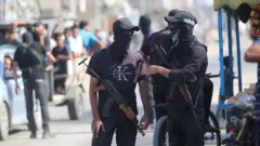 ગાઝામાં હિંસક અથડામણ, દગમશ, હમાસ, 28 લોકોનાં મૃત્યુ, ઇઝરાયલની સેના દ્વારા પીછેહઠ, ઇઝરાયલ હમાસ વચ્ચે કેદીઓ અને બંધકોની અદલાબદલી, બીબીસી ગુજરાતી આંતરરાષ્ટ્રીય સમાચાર, 