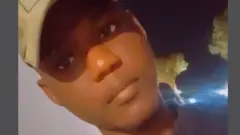 An yi amannar cewa akwai ɗaruruwan matasan Najeriya da ke maƙale a Libya waɗanda ba su iya bin hanyar da suka bi zuwa ƙasar domin komawa gida saboda hatsarinta, kuma ba su da wata hanyar da ta fi ta aminci balle su bi domin komawa gidan