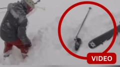 4 அடி ஆழ பனியில் புதையுண்ட பனிச்சறுக்கு வீரர்