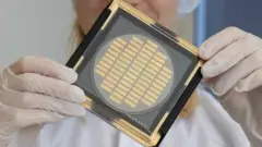 কোয়ান্টাম কম্পিউটারের একটি চিপ।