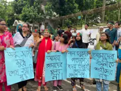 টিএসসিতে ছাত্র 