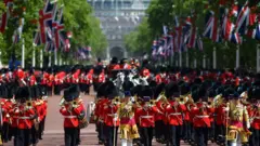 Soldados britânicos em cerimônia