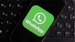 হোয়াটসঅ্যাপ ব্যবহারে সাবধানতার পরামর্শ দিয়েছেন প্রযুক্তি বিশেষজ্ঞরা।