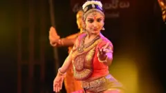 యామినీ రెడ్డి