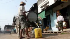 မကွေးတိုင်းဒေသကြီး ပွင့်ဖြူ၊ နတ်မောက်၊ အောင်လံအပါအဝင် မြို့နယ် ၅ခုရဲ့ ရေရှားပါးတဲ့ဒေသတွေမှာ ရေတွင်း ၁၂၀၀ တူးပြီး ရေပေးဝေဖို့ စီစဉ်နေတယ်