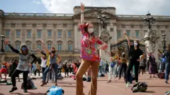 people dancing