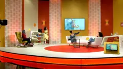 صورة من حلقة دنيانا عن العودة إلى الاستديو