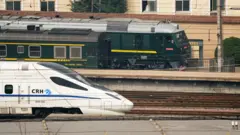 疑似金正恩專列停靠於北京火車站內（27/3/2018）