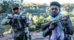 Des miliciens armés