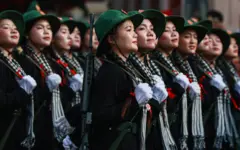 Phụ nữ diễu binh tại Hà Nội vào ngày 2/9/2025