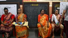 1 कोटीपेक्षा जास्त मतदार, 36 मतदारसंघ आणि 420 उमेदवार, मुंबईतल्या लढती सत्तेच्या गणितासाठी निर्णायक ठरणार?