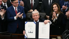 ਅਮਰੀਕੀ ਸ਼ਟਡਾਊਨ ਖ਼ਤਮ: ਹੁਣ ਕੀ-ਕੀ ਬਦਲ ਜਾਵੇਗਾ, ਕਿਹੜੀਆਂ ਸੇਵਾਵਾਂ ਸ਼ੁਰੂ ਹੋਣਗੀਆਂ, ਇਹ ਹਾਲਾਤ ਕਿਉਂ ਬਣੇ