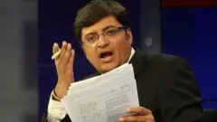 ভারতের টেলিভিশন ব্যক্তিত্ব অর্ণব গোস্বামী গ্রেফতার