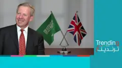 "العقل العربي فارغ".. تصريحات وصفتها الصحافة بالعنصرية لسفير بريطانيا السابق في السعودية