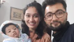 કોમલ અને તેમનો પરિવાર