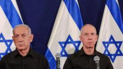 Прем'єр-міністр Ізраїлю Біньямін Нетаньягу (ліворуч) і міністр оборони Йоав Галлант