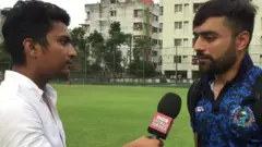 সামাজিক যোগাযোগ মাধ্যমে প্রায়ই দেখা যায় রশিদ খানের বয়স নিয়ে নানা মন্তব্য। বিবিসি বাংলার সাক্ষাৎকারে সেসবের উত্তর দিলেন আফগানিস্তানের অধিনায়ক