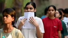 நீட் தேர்வு குளறுபடிகள்