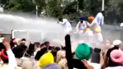 AAP ਪ੍ਰਦਰਸ਼ਨ