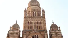 आशियातील सर्वात श्रीमंत महानगरपालिका म्हणून बृहन्मुंबई महानगर पालिकेची ओळख आहे.