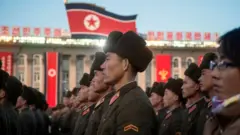 북한 군인들