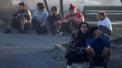 Miles de personas perdieron sus hogares y pertenencias en los incendios. 