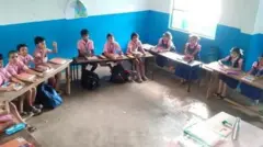 తమిళనాడు విద్యార్థులు, U-ఆకారపు సీటింగ్