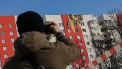 Haleellaan diroonii kanaan dura baatii Bitootessa keessa Moskoo irratti raawwatame erga waraanni kun jalqabee Yukireen magaalattii irratti raawwatte isa guddaa ture