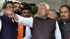 नीतीश कुमार