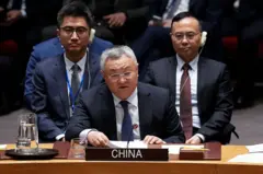 Fu Cong, el representante permanente de China ante la ONU, durante una reunión del Consejo de Seguridad, 28 de febrero de 2026
