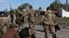 Мариуполдогу "Азовсталдын" эки миңдей коргоочусу туткунга алынган.