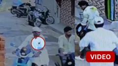  திருப்பதி அருகே நடந்த ஒரு செல்போன் திருட்டு சம்பவத்தின் காட்சி இது. 