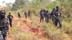 Awọn ọlọpaa ninu igbo