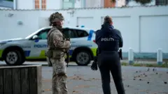 تشدید تدابیر امنیتی در اطراف سفارت اسرائیل در کپنهاگ دانمارک پس از انفجار دو نارنجک در نزدیکی سفارت