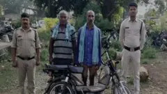 এই দুই দলিত ব্যক্তিকে গণ পিটুনি দিয়ে থানায় নিয়ে যাওয়া হয়