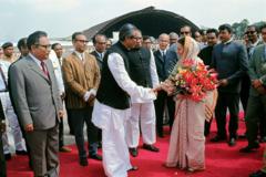 শেখ মুজিব হত্যা ও হাসিনার পতনের পর ভারতের প্রতিক্রিয়ায় যে ফারাক