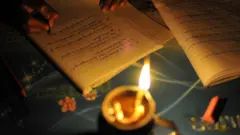 बिजुली जाँदा दियो बालेर पढ्दै