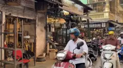 Mumbai Bhendi bazaar