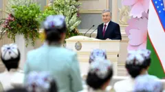 Президент Мирзиёев 8 март байрами муносабати билан Тошкентда ташкил қилинган аёллар билан учрашувда