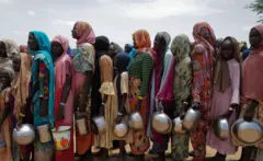 نازحات سودانيات