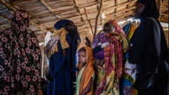 طابور صغير من النساء