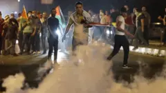 جانب من المظاهرات الفلسطينية