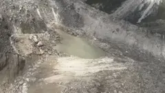 विस्फोट भएको हिमताल