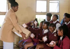 Tamara afasha ababangamirwa n'imihango
