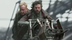 Diego Luna como Cassian Andor.