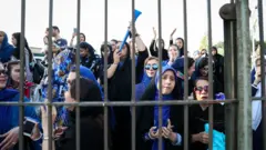 تماشاچیان زن