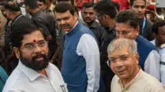 एकनाथ शिंदे, प्रकाश आंबेडकर
