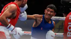 चन्द्र (नीलो भेस्टमा)