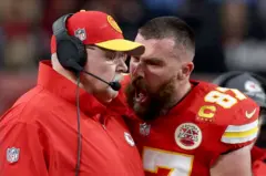 Travis Kelce ile antrenörü arasındaki bu an karşılaşmanın en çok konuşulanları arasındaydı
